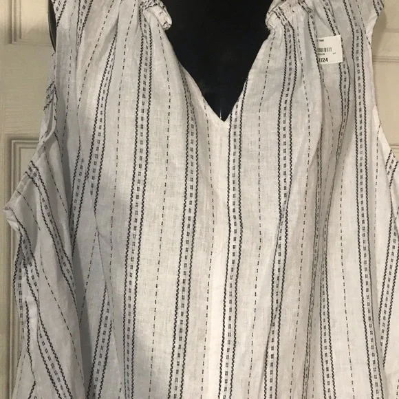 Plus size Ruffle Tank - Picture 10 of 11